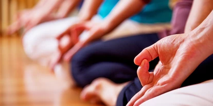 Yoga course - Yogastil: Hatha Yoga - Berlin-Stadt Steglitz - BenefitYoga und Meditation - Weg der Mitte Gesundheits- und Ausbildungszentrum