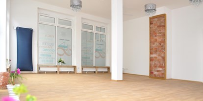 Yoga course - Kurse für bestimmte Zielgruppen: Kurse nur für Männer - München Maxvorstadt - 148 Ausatmen.Einatmen