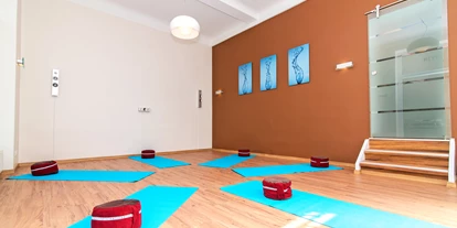 Yoga course - Kurssprache: Deutsch - Jena Wenigenjena - Unsere Räume können auch gemietet werden. Nehmen Sie Kontakt zu uns auf.  - Mittelpunkt - Zentrum für Wohlbefinden und Leistungsentfaltung Jena
