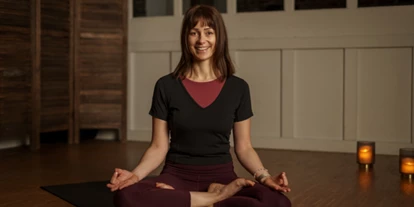 Yoga course - Kurse für bestimmte Zielgruppen: Momentan keine speziellen Angebote - Kahl am Main - Hallo, ich bin Michaela - MiRei Yoga - Vinyasa | Yin | Inside Flow Yoga 