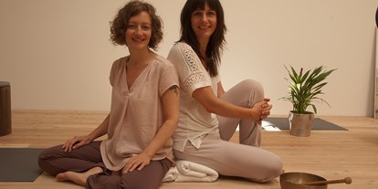 Yogakurs - vorhandenes Yogazubehör: Sitz- / Meditationskissen - Kematen in Tirol - maitri.at | Yoga leben
