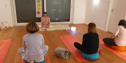 Yoga course - Kurse für bestimmte Zielgruppen: Yoga bei Krebs - Region Schwaben - Yoga bei und nach Krebs (YuK) – Kornwestheim (bei Stuttgart) LIVE 