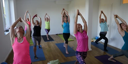 Yogakurs - vorhandenes Yogazubehör: Decken - Lilienthal Deutschland - Yoga Gruppenkurse in der YEP Lounge in Bremen Horn - YEP Lounge