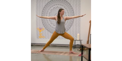 Yogakurs - vorhandenes Yogazubehör: Yogablöcke - Zwenkau - Yoga entspannt