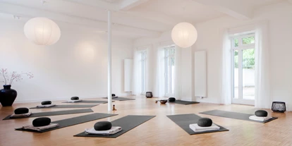 Yoga course - vorhandenes Yogazubehör: Sitz- / Meditationskissen - Hamburg-Stadt Hamburg-Nord - Yoga im Hof