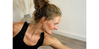 Yoga course - vorhandenes Yogazubehör: Decken - Lower Saxony - Rebecca Gossmann - Yoga Retreat mit Katrin & Rebecca