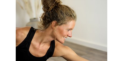 Yoga course - vorhandenes Yogazubehör: Yogablöcke - Rebecca Gossmann - Yoga Retreat mit Katrin & Rebecca