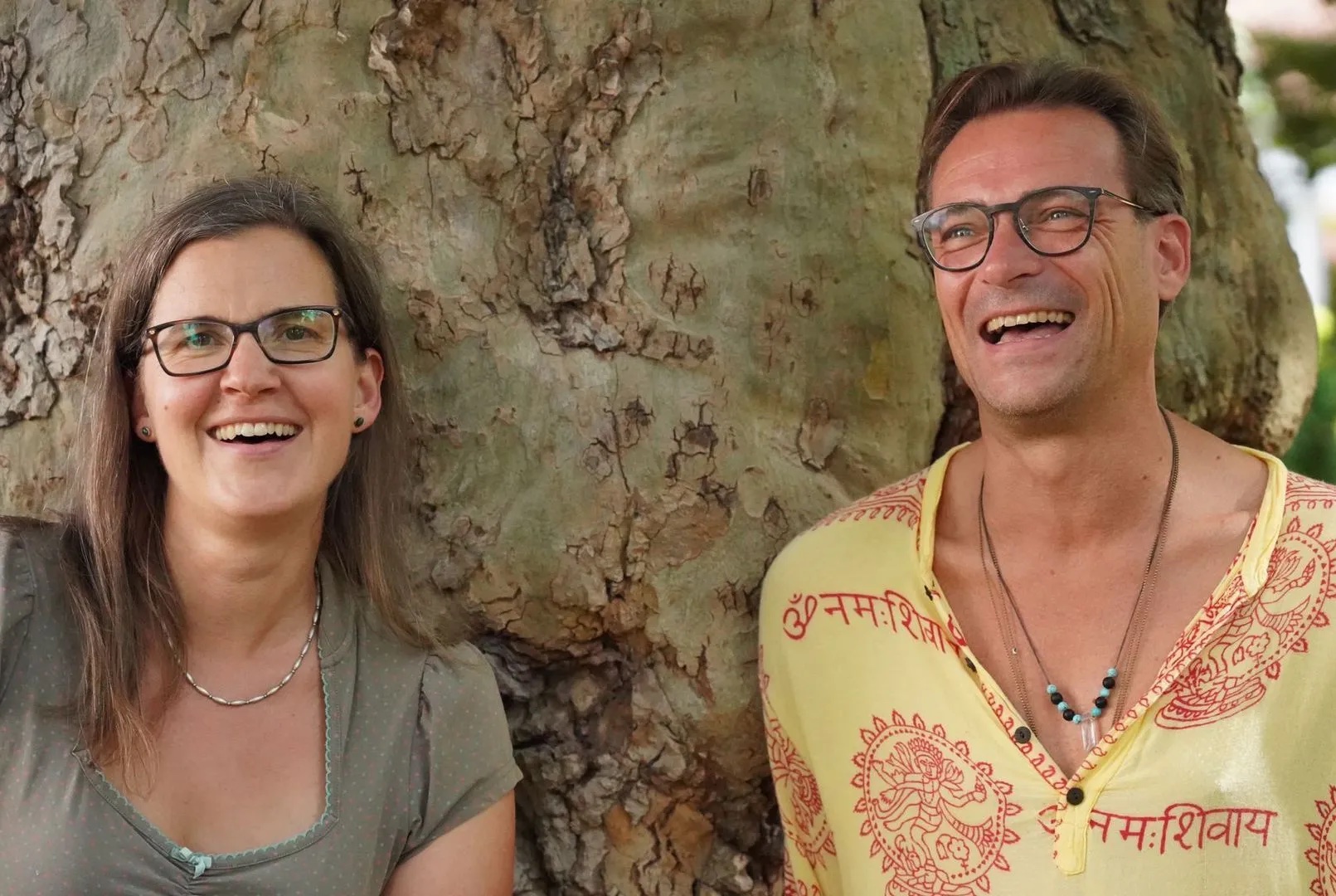 yoga - Lachyoga mit dem Lach-Club LaDiDa