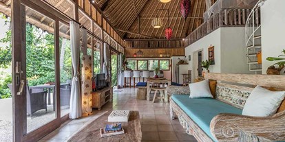 Yogakurs - Eventart: Yoga-Retreat - Das Wohnzimmer in der Villa. - Yoga Retreat Bali 2023