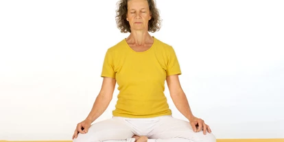 Yoga course - Art der Yogakurse: Geschlossene Kurse (kein späterer Einstieg möglich) - Brandenburg Süd - Meditaton - dein Weg nach innen - Yoga für den Rücken, Yoga und Meditation