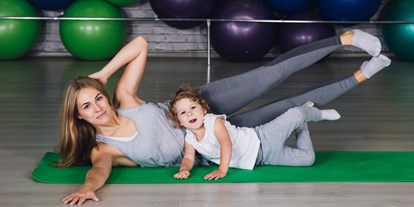 Yogakurs - Ambiente: Große Räumlichkeiten - Brandenburg Süd - Eltern-Kind-Yoga - Yoga Bambinis