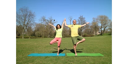 Yogakurs - Art der Yogakurse: Offene Kurse (Einstieg jederzeit möglich) - Mannheim Oststadt - Yogakurs auf dem Schlossgarten in Mannheim - Here and Now Yoga in Mannheim