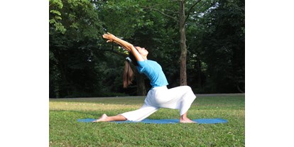 Yoga course - Art der Yogakurse: Offene Kurse (Einstieg jederzeit möglich) - Mannheim Neckarstadt-Ost - Yogakurs auf dem Schlossgarten in Mannheim - Here and Now Yoga in Mannheim