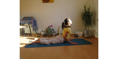 Yogakurs - vorhandenes Yogazubehör: Yogagurte - Mannheim Neckarau - Online Yogakurs - Here and Now Yoga in Mannheim
