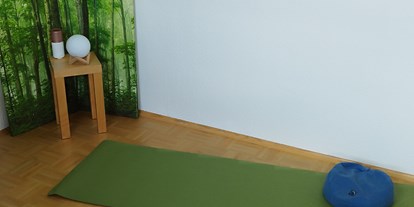 Yogakurs - Ambiente: Kleine Räumlichkeiten - Mülheim an der Ruhr - Kundalini Yoga von Yoga-Nebenwirkungen.de
