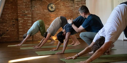 Yoga course - Ausstattung: Dusche - Straubing - Yogalehrausbildung BDY - Krankenkassen anerkannt 