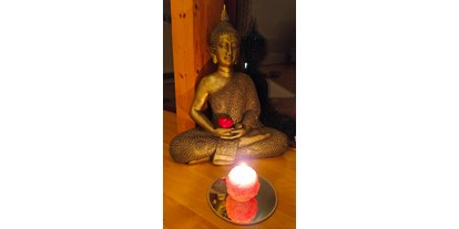 Yoga course - Ausstattung: Dusche - Pfalz - Goldener Buddha - Gesundheit für Männer - MediYogaSchule (c)