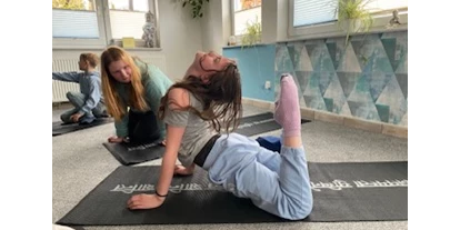 Yogakurs - Erfahrung im Unterrichten: > 250 Yoga-Kurse - Marienmünster - Kinderyoga - Beate Haripriya Göke