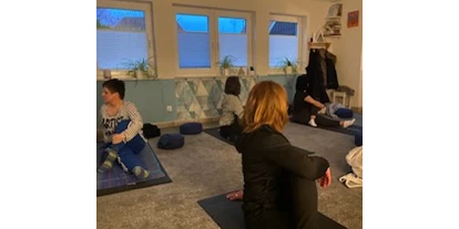 Yoga course - Art der Yogakurse: Geschlossene Kurse (kein späterer Einstieg möglich) - Steinheim - Hatha Yoga Damen - Beate Haripriya Göke