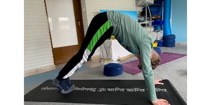 Yogakurs - Art der Yogakurse: Geschlossene Kurse (kein späterer Einstieg möglich) - Marienmünster - große Kinder - Yoga - Beate Haripriya Göke