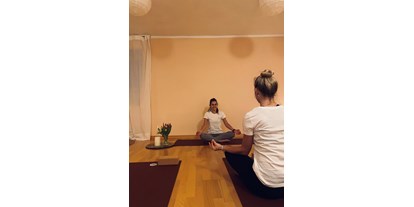 Yogakurs - vorhandenes Yogazubehör: Yogablöcke - München - Hatha-/ Ashtanga-Flow