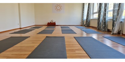 Yoga course - Mitglied im Yoga-Verband: BYV (Der Berufsverband der Yoga Vidya Lehrer/innen) - North Rhine-Westphalia - Yogastudio - Präventionskurs Yoga Anfänger