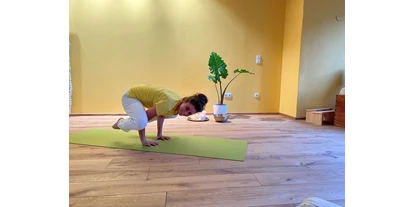 Yoga course - vorhandenes Yogazubehör: Meditationshocker - Zell am Harmersbach - Myriam (Yogalehrerin) - Hatha YIN Yogakurs (8x90 Min.)