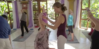 Yoga course - vorhandenes Yogazubehör: Stühle - Overath - Klassisches Hatha Yoga
