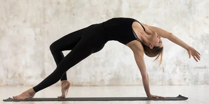 Yogakurs - vorhandenes Yogazubehör: Sitz- / Meditationskissen - Overath - Kraftvoll-fließendes Vinyasa-Yoga