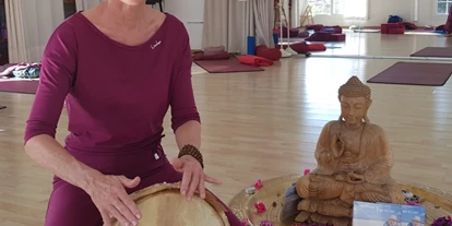 Yoga course - vorhandenes Yogazubehör: Stühle - Moormerland - Yoga in Leer