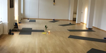 Yogakurs - vorhandenes Yogazubehör: Yogagurte - Weinfelden - Der Yoga Raum Yoga parenam - Yoga parenam