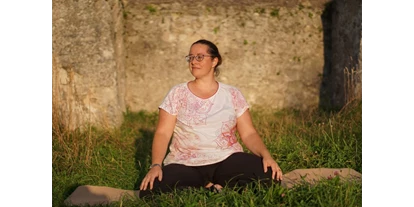 Yoga course - Mitglied im Yoga-Verband: BDY (Berufsverband der Yogalehrenden in Deutschland e. V.) - Burghausen (Landkreis Altötting) - Tanjas Yogawelt / Tanja Loos-Lermer