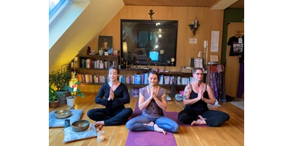Yoga course - vorhandenes Yogazubehör: Meditationshocker - Brandenburg Nord - Nalini Yoga