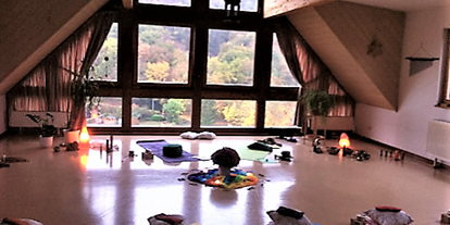 Yogakurs - Eventart: Yoga-Retreat - Yin Yoga und Malen im ehem. Kloster Allerheiligenberg in Lahnstein