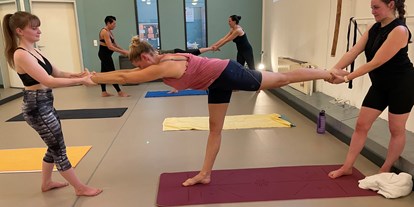 Yoga course - Ausbildungsdauer: 4 Wochen kompakt - Niederrhein - HOT YOGA AUSBILDUNG