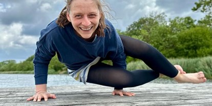 Yogakurs - Erfahrung im Unterrichten: > 100 Yoga-Kurse - München Neuhausen - YOGA mitsandra GLÜCK