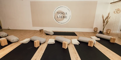 Yoga course - geeignet für: Anfänger - Hatha Yoga / Vinyasa Yoga / Yin Yoga / Schwangerschaftsyoga / Mama&Baby Yoga