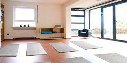 Yoga course - Ausstattung: WC - Felsberg Beuern - Yoga in Felsberg: 1:1 Personal Yoga täglich in Felsberg, Präsenz oder Online