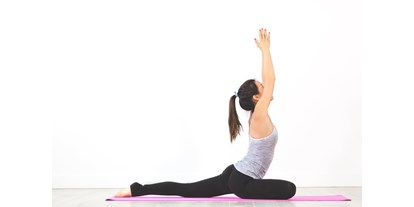 Yogakurs - spezielle Yogaangebote: Yogatherapie - Schwäbische Alb - Hatha Yoga in der Tradition des Kundalini Yoga Kornwestheim mit Christine Fischer 