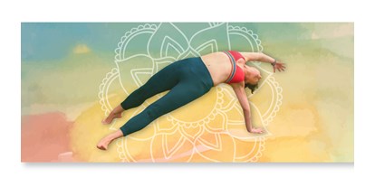 Yogakurs - vorhandenes Yogazubehör: Meditationshocker - Veitsbronn - THE EGG Germany Yoga und Massage - English Speaking Yoga Classes 