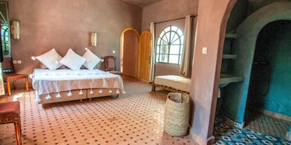 Yogakurs - Ausstattung: Umkleide - Schlafzimmer in der Villa - 'Love yourself' Frauenyogaretreat in Marokko