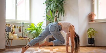 Yogakurs - vorhandenes Yogazubehör: Yogablöcke - Österreich - Twisting Roots Yoga