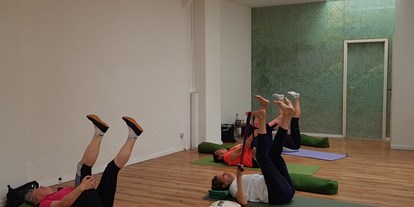 Yoga course - Ausstattung: Umkleide - Köln, Bonn, Eifel ... - Yogaraum Blücherstr. - Hatha Yogakurse in Düsseldorf/Pempelfort (auch als Präventionskurs buchbar)