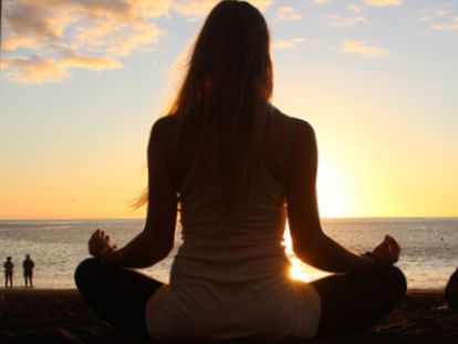 Yogakurs - vorhandenes Yogazubehör: Yogamatten - SAHITA Online-Yoga