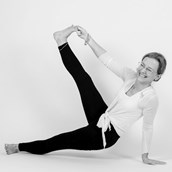 Yoga - Sabine Nahler 
Yogalehrerin
Heilpraktikerin für Psychotherapie (HPG)
Acroyoga Landshutyoga - yoga landshut