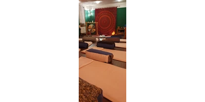Yogakurs - geeignet für: Schwangere - Deutschland - Satya-Yoga-Halle