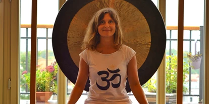 Yogakurs - vorhandenes Yogazubehör: Meditationshocker - Bartenshagen-Parkentin - Yoga & Klang - Nada Yoga