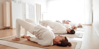 Yoga course - Bad Schwartau - Herzraum Yoga & Ayurveda  - Seelenreise ॐ Yoga im HerzRaum Bad Schwartau