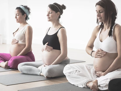 Yoga course - Kurse für bestimmte Zielgruppen: Kurse für Dickere Menschen - Saxony - Schwangeren-Yoga - Hatha Yoga für Frauen
