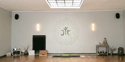 Yoga course - Köln Ehrenfeld - JayJay Yogastudio Ganesharoom - JayJay Yoga Studio Cafe & Shop